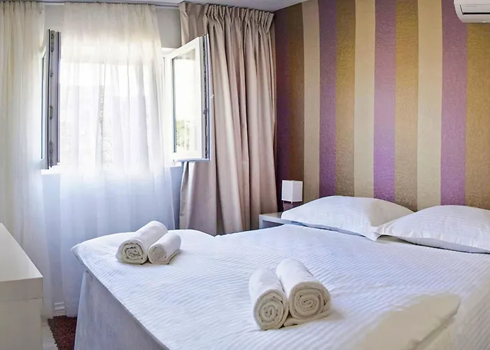 Mosor Mit Beheiztem Salzwasserpool Und Sauna By Interhome *