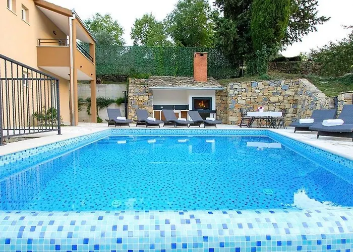 Σπίτι διακοπών Mosor Mit Beheiztem Salzwasserpool Und Sauna By Interhome *